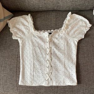 Eyelet cropped puff sleeve